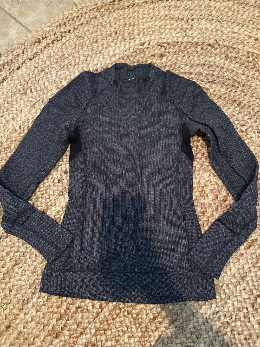 LULULEMON BASE RUNNER LONG SLEEVE - Picture 2 of 5